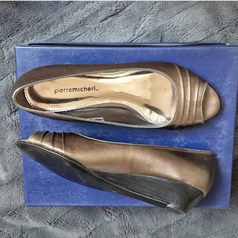 Pierre Michel Bronze Metallic Leather Peep Toe Wedges, Size 37
